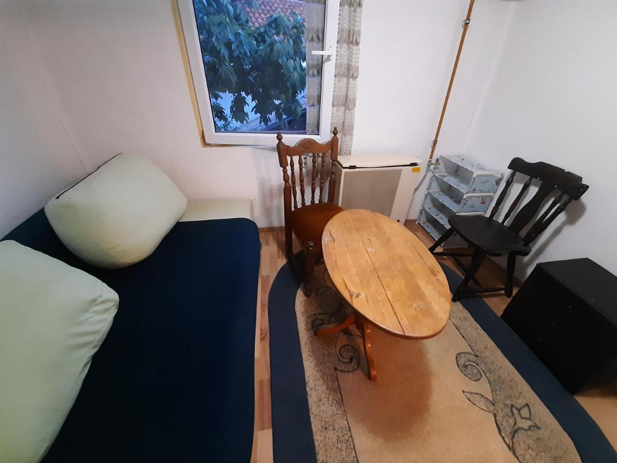 Sprat Kuce Apartment SJJ Exterior photo
